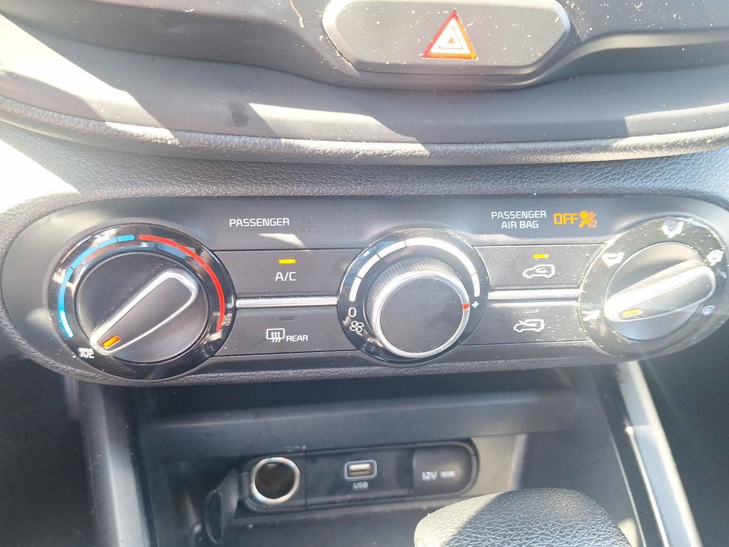 Used 2023 Kia Soul LX w/ LX Technology Package FWD image 28