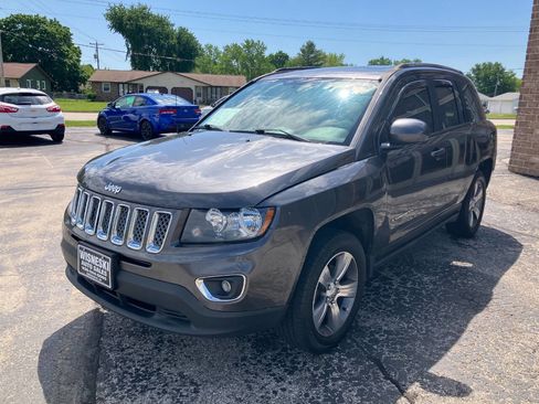 Used 2016 Jeep Compass High Altitude AWD/4WD image 7