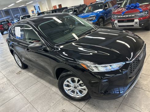 Used 2023 Ford Escape Active image 10