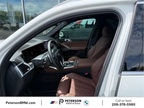 New 2026 BMW X5 xDrive50e w/ Premium Package AWD/4WD image 16