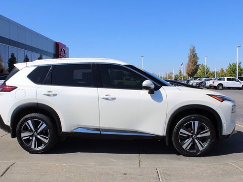 Used 2021 Nissan Rogue Platinum image 6