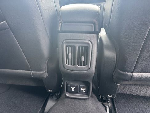 Used 2017 Jeep Compass Limited image 14