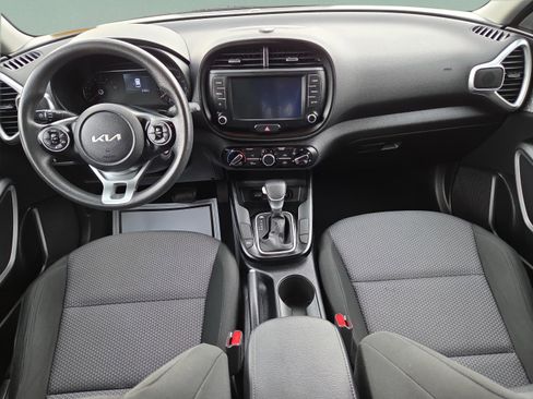 Used 2022 Kia Soul LX w/ Technology Package FWD image 9