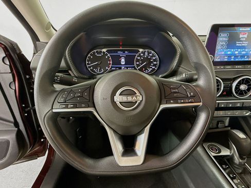 Used 2024 Nissan Sentra SV FWD image 11