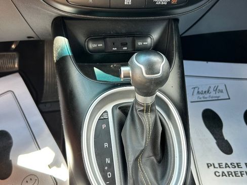Used 2015 Kia Soul + FWD image 11