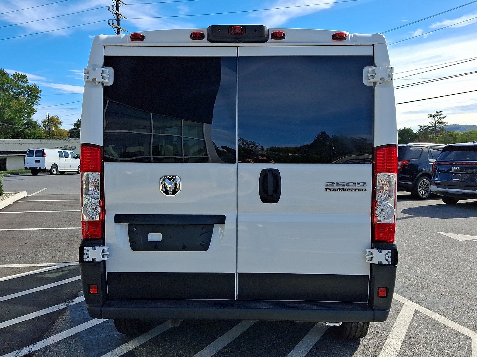 Used 2025 RAM ProMaster 2500 w/ U-Haul Equipment Group FWD image 5