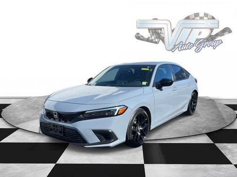 Used 2022 Honda Civic Sport image 2