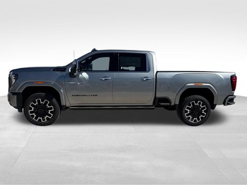 New 2026 GMC Sierra 2500 Denali Ultimate w/ LPO, Black Badging Package AWD/4WD image 16