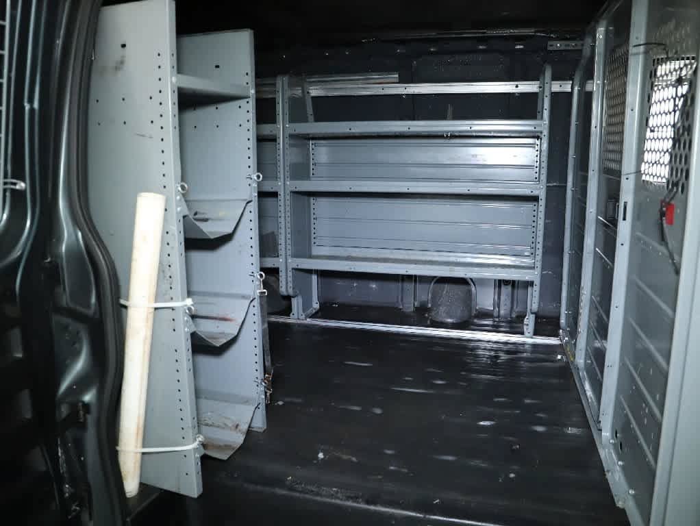 Used 2014 Chevrolet Express 2500 RWD image 32