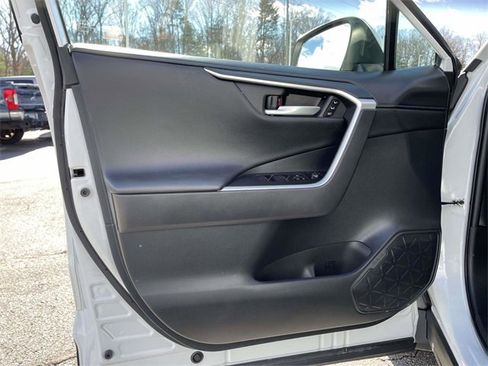 Used 2023 Toyota RAV4 Limited image 18