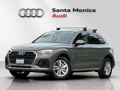 Used 2023 Audi Q5 2.0T Premium w/ Convenience Package image 1