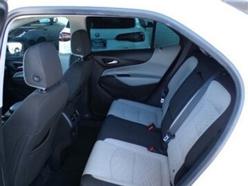 Used 2020 Chevrolet Equinox LS FWD image 20