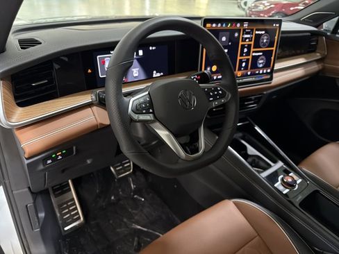 New 2026 Volkswagen Tiguan SEL R-Line image 15