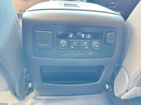 Used 2018 GMC Yukon Denali w/ Denali Ultimate Package RWD image 25