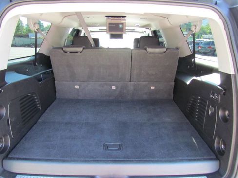 Used 2019 Chevrolet Suburban Premier image 15