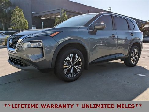 Used 2023 Nissan Rogue SV image 10