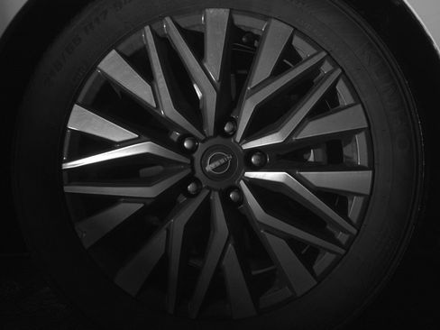 Used 2025 Nissan Altima 2.5 SV image 13