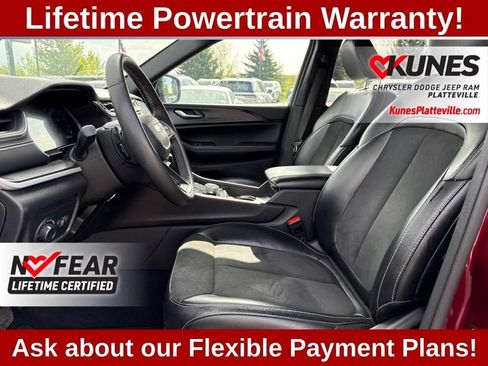 Used 2024 Jeep Grand Cherokee Altitude AWD/4WD image 13