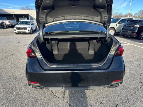 Used 2021 Toyota Avalon XLE image 18