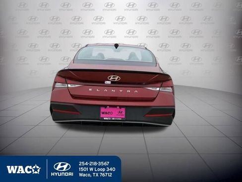 Used 2025 Hyundai Elantra Sport image 14
