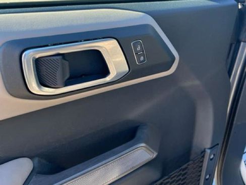 Certified 2022 Ford Bronco Wildtrak image 9