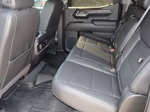Used 2024 GMC Sierra 1500 SLT AWD/4WD image 5