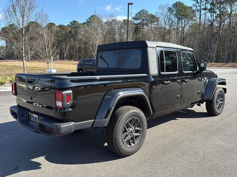 New 2025 Jeep Gladiator Sport image 7