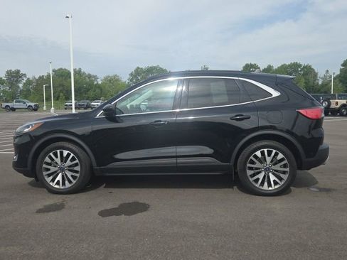 Used 2021 Ford Escape Titanium AWD/4WD image 17