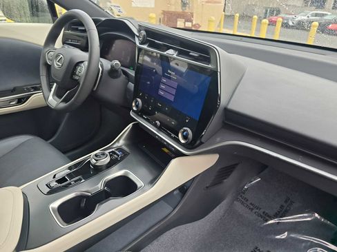 Certified 2025 Lexus RZ 300e image 12