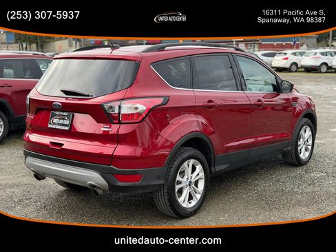 Used 2018 Ford Escape SE image 4