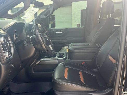 Used 2021 GMC Sierra 2500 AT4 w/ AT4 Premium Plus Package AWD/4WD image 8
