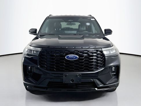 Used 2026 Ford Explorer ST-Line AWD/4WD image 2