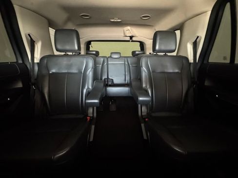 Used 2022 Ford Expedition XLT RWD image 7