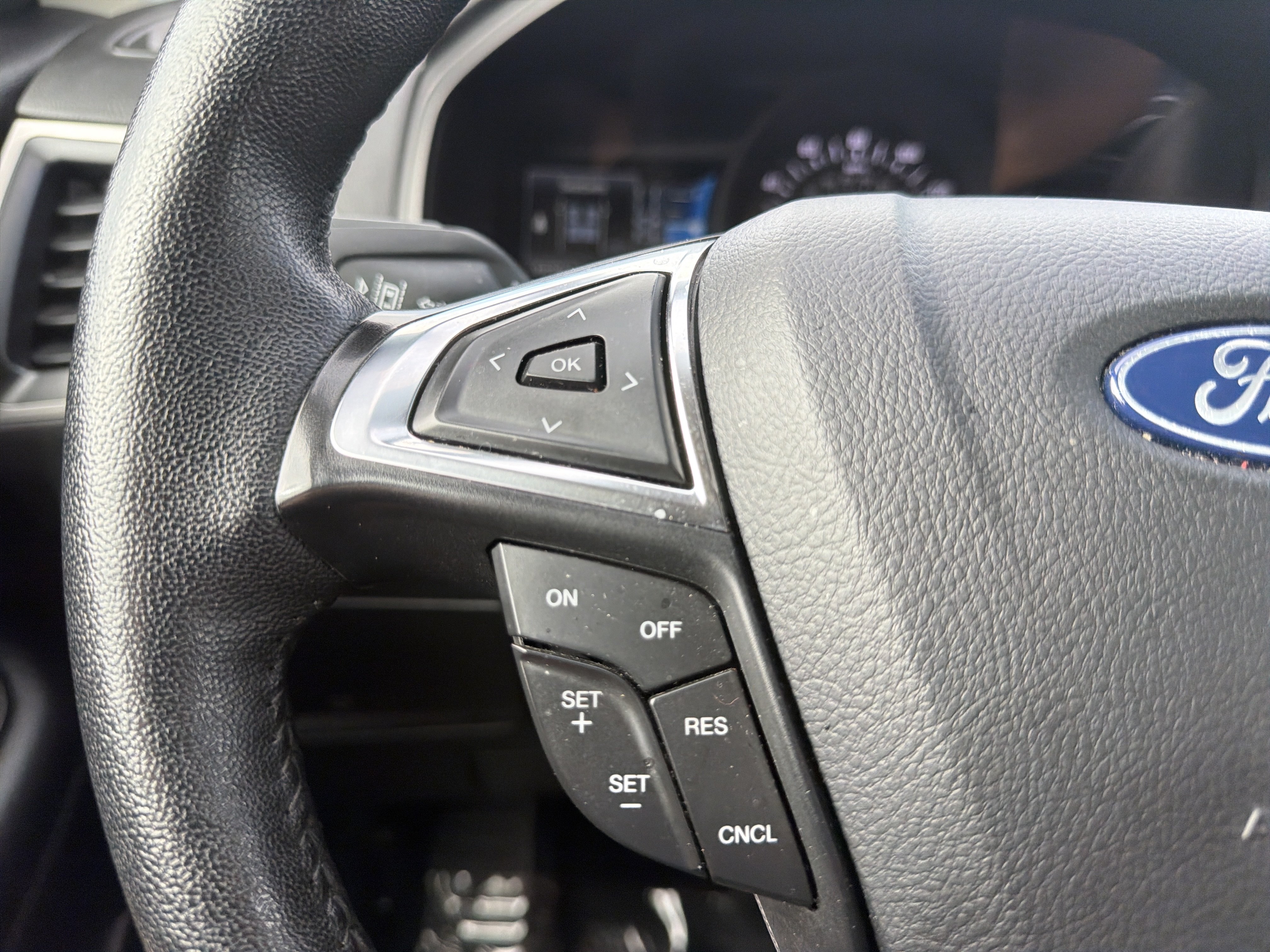 Used 2024 Ford Edge SEL AWD/4WD image 18