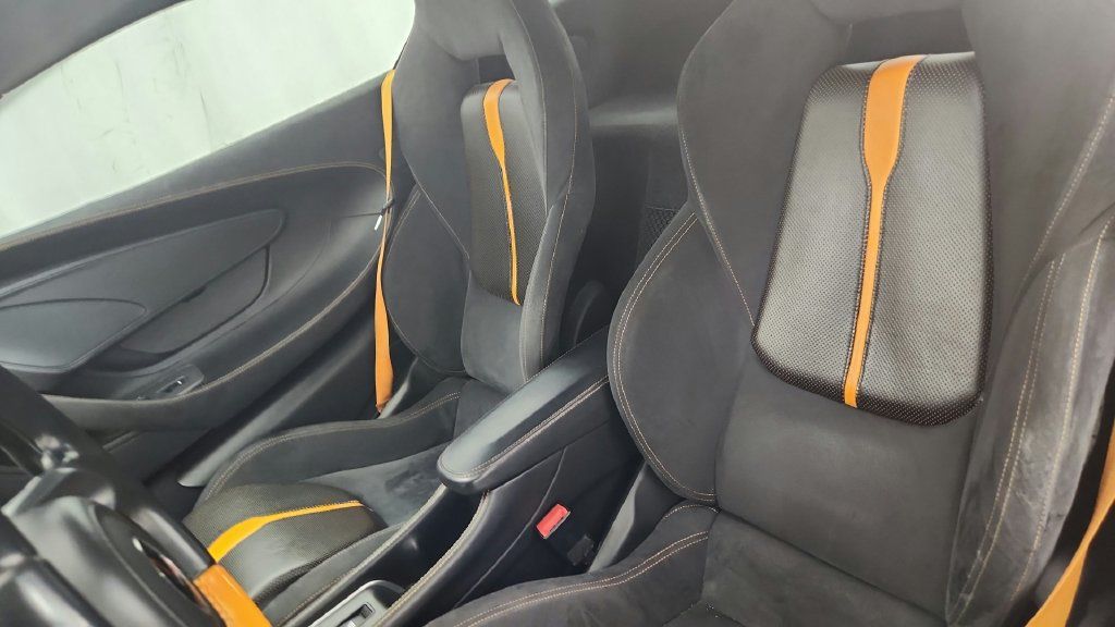 Used 2016 McLaren 570S Coupe RWD image 31
