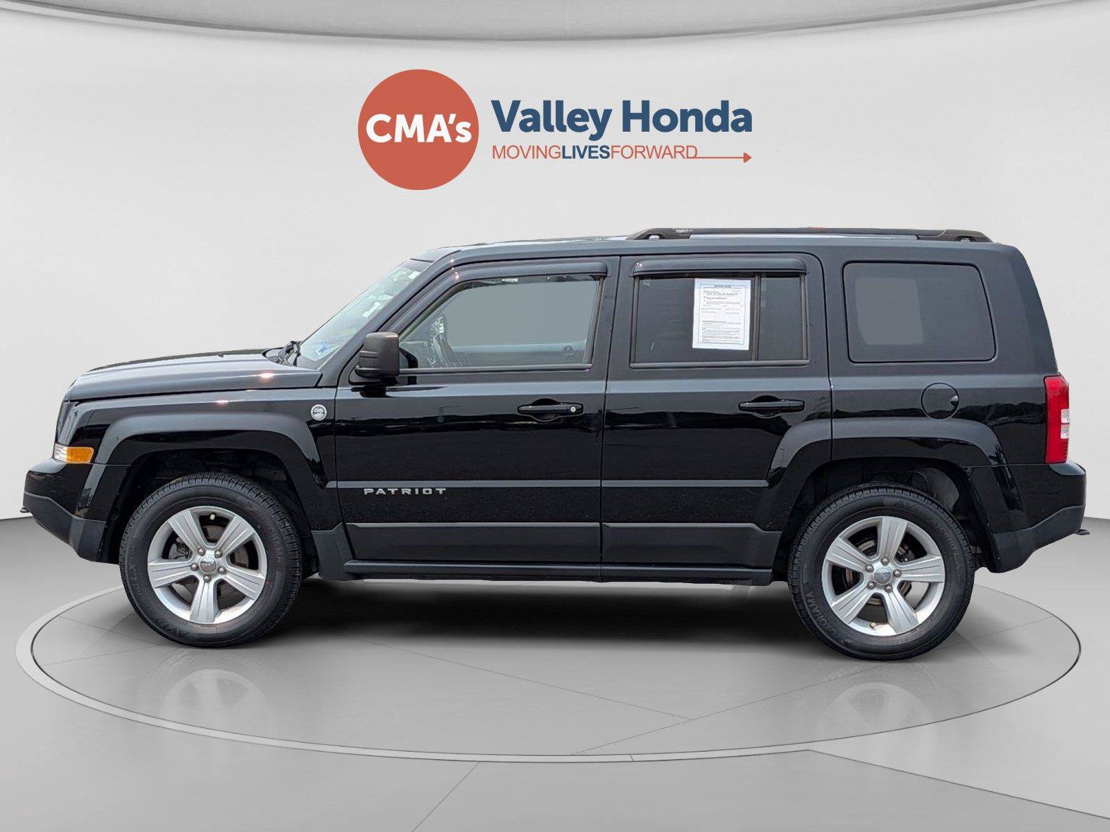 Used 2017 Jeep Patriot Latitude AWD/4WD image 2