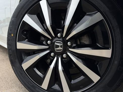 Used 2022 Honda Civic EX image 9