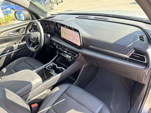 Certified 2025 Chevrolet Traverse LT image 13