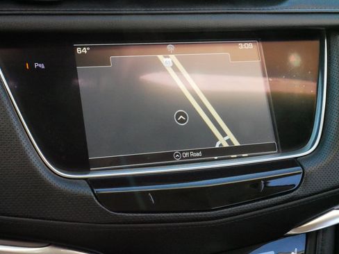 Used 2017 Cadillac XT5 Luxury w/ Driver Awareness Package image 22