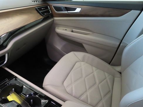 New 2026 Volkswagen Atlas SE image 19