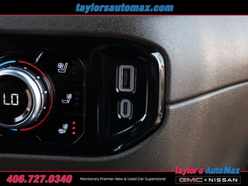 Used 2025 GMC Sierra 3500 SLT w/ SLT Premium Package image 28