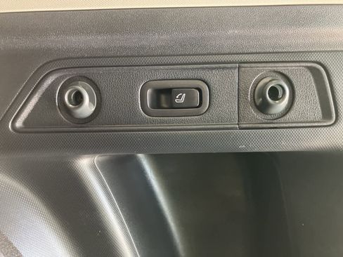 Used 2023 Subaru Forester Limited image 29