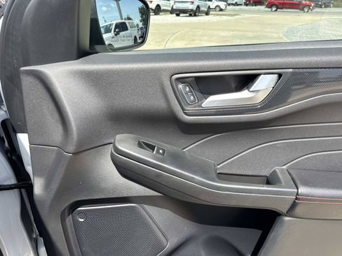 Used 2025 Ford Escape ST-Line FWD image 14