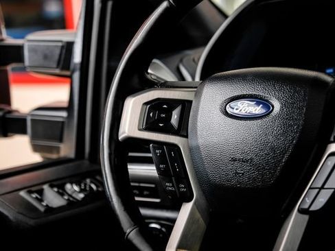 Used 2022 Ford F250 Platinum w/ FX4 Off-Road Package AWD/4WD image 19