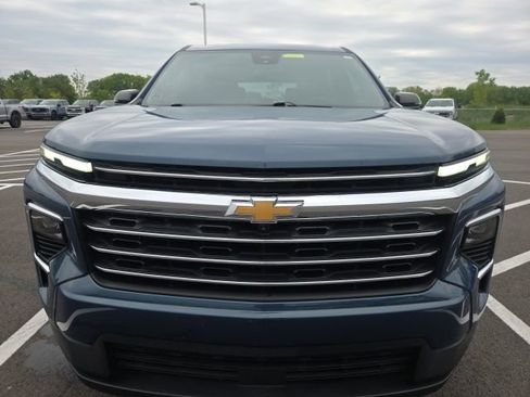 Used 2024 Chevrolet Traverse LT w/ LPO, Floor Liner Package FWD image 3