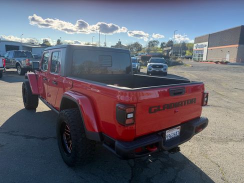 Used 2020 Jeep Gladiator Rubicon image 3