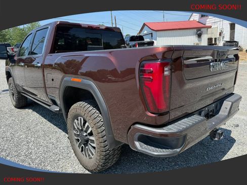 Used 2024 GMC Sierra 2500 Denali Ultimate w/ Max Trailering Package AWD/4WD image 4