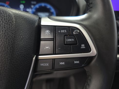 Used 2024 Toyota Grand Highlander AWD image 16