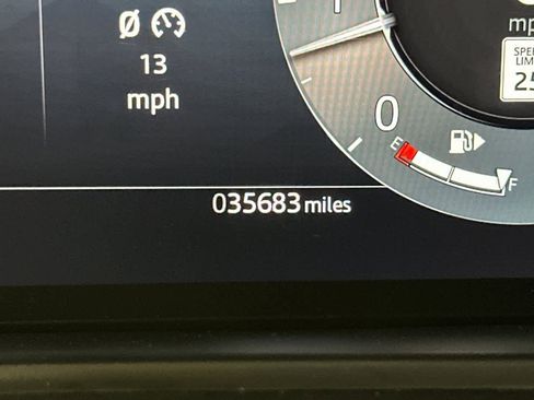 Used 2025 Land Rover Range Rover Velar Dynamic SE image 26