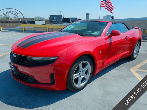 Used 2019 Chevrolet Camaro LT RWD image 2